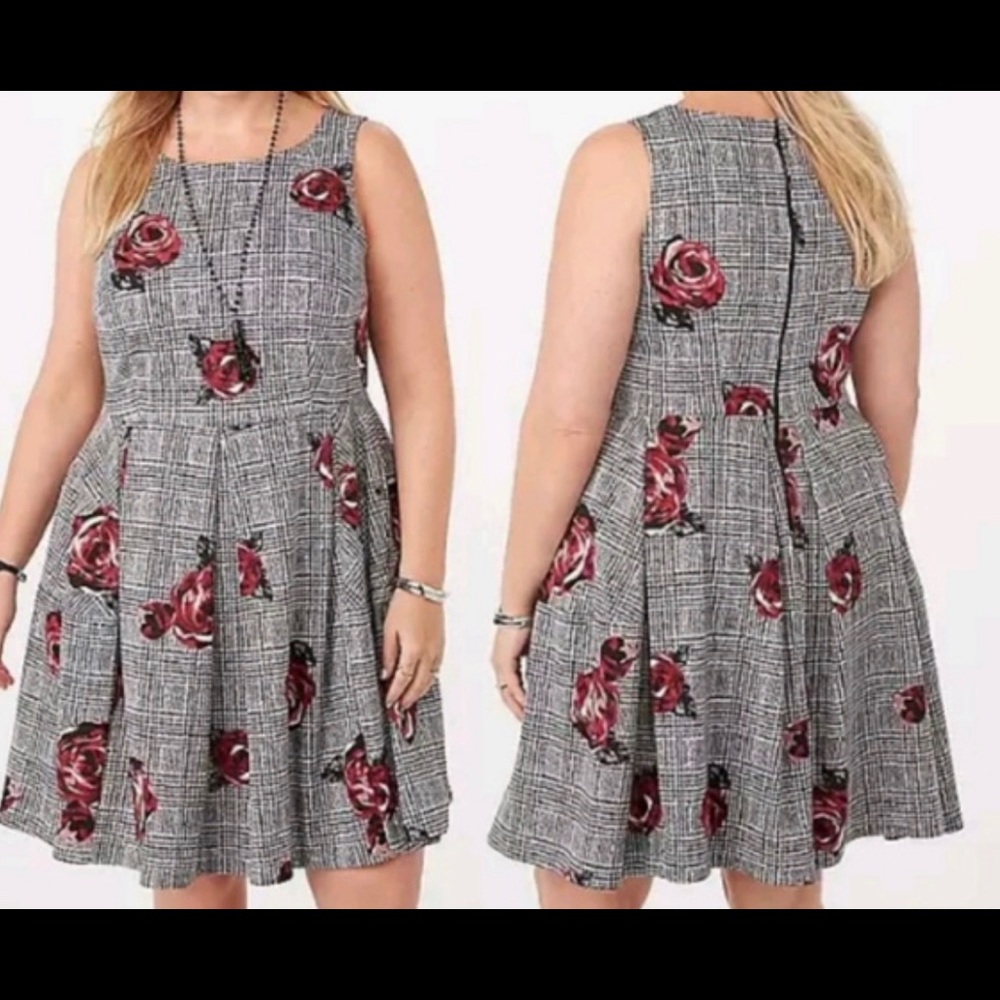 Roz & Ali Sleeveless Dress